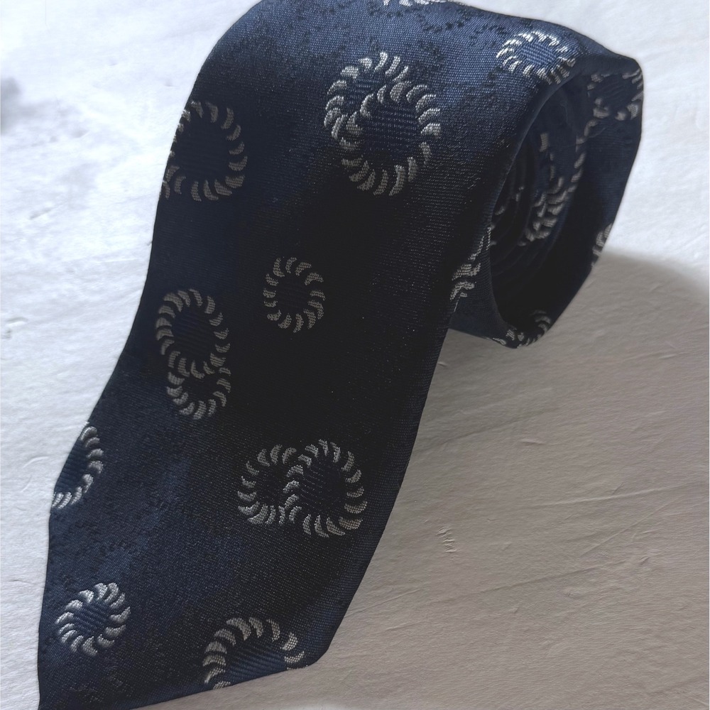 Givenchy Necktie Mens Navy Blue Silver Geometric Wreath Silk Blend Vintage Tie